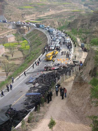 公安部派員赴甘肅調(diào)查天水車禍(圖)